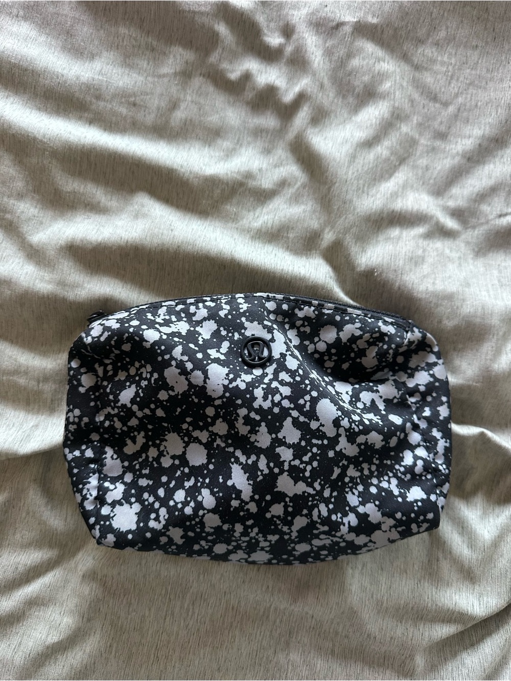 lululemon pouch